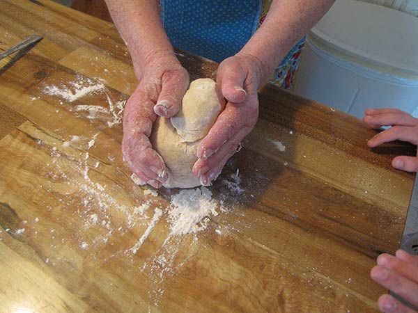 Как приготовить тесто для чебуреков