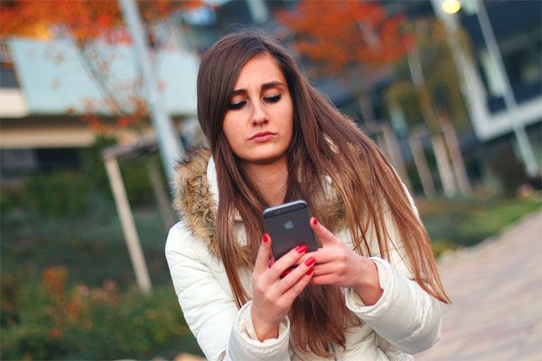10 причин, по которым мужчина не отвечает на ваши сообщения