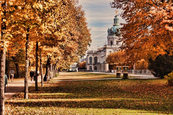 Топ-15 лучших городов мира, где можно полюбоваться яркими красками осени